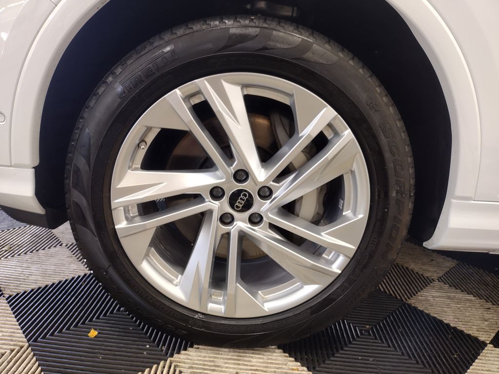 2024 Audi Q7 55 Premium Plus