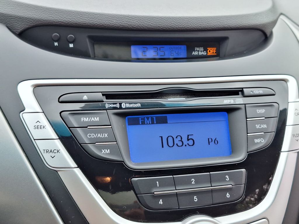 Thumbnail: 2013 Hyundai Elantra - 23