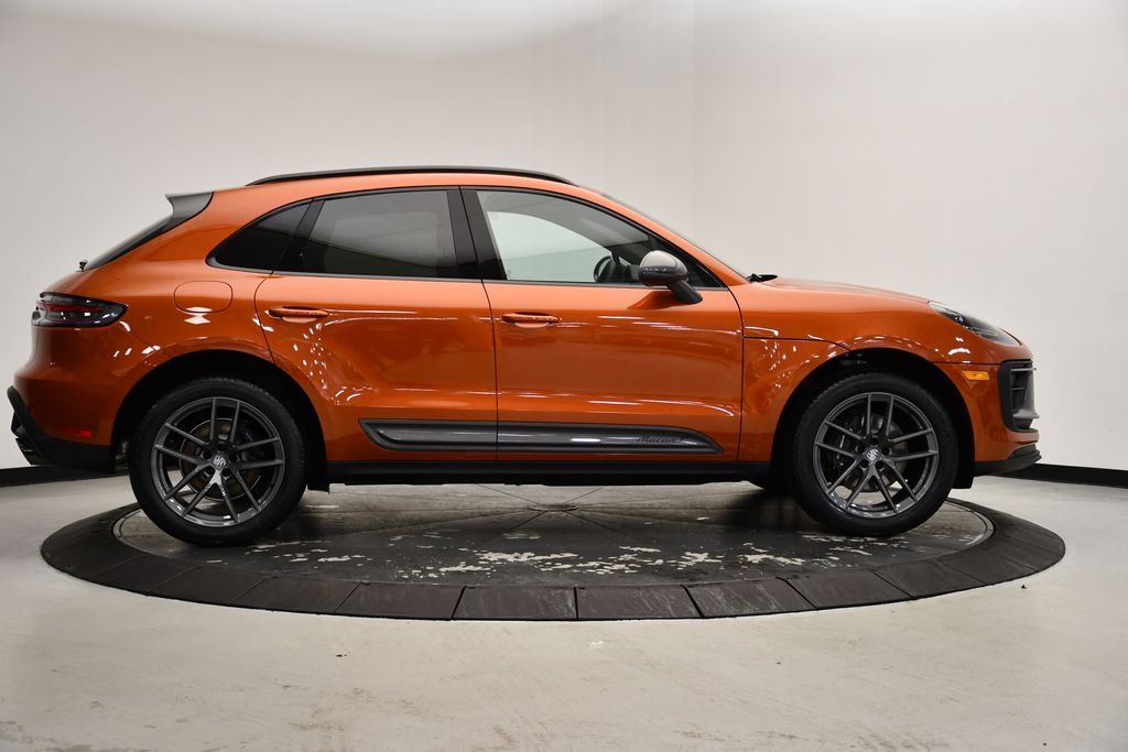 Thumbnail: 2025 Porsche Macan - 8