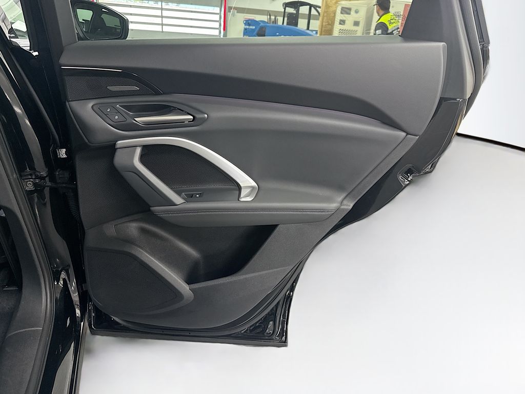 Thumbnail: 2025 Audi Q5 - 26