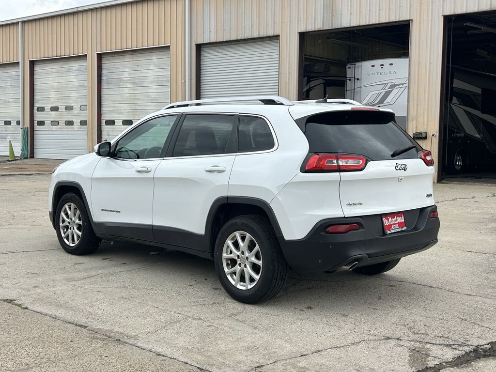2015 Jeep Cherokee Latitude White at Shottenkirk Kia Fort Bend