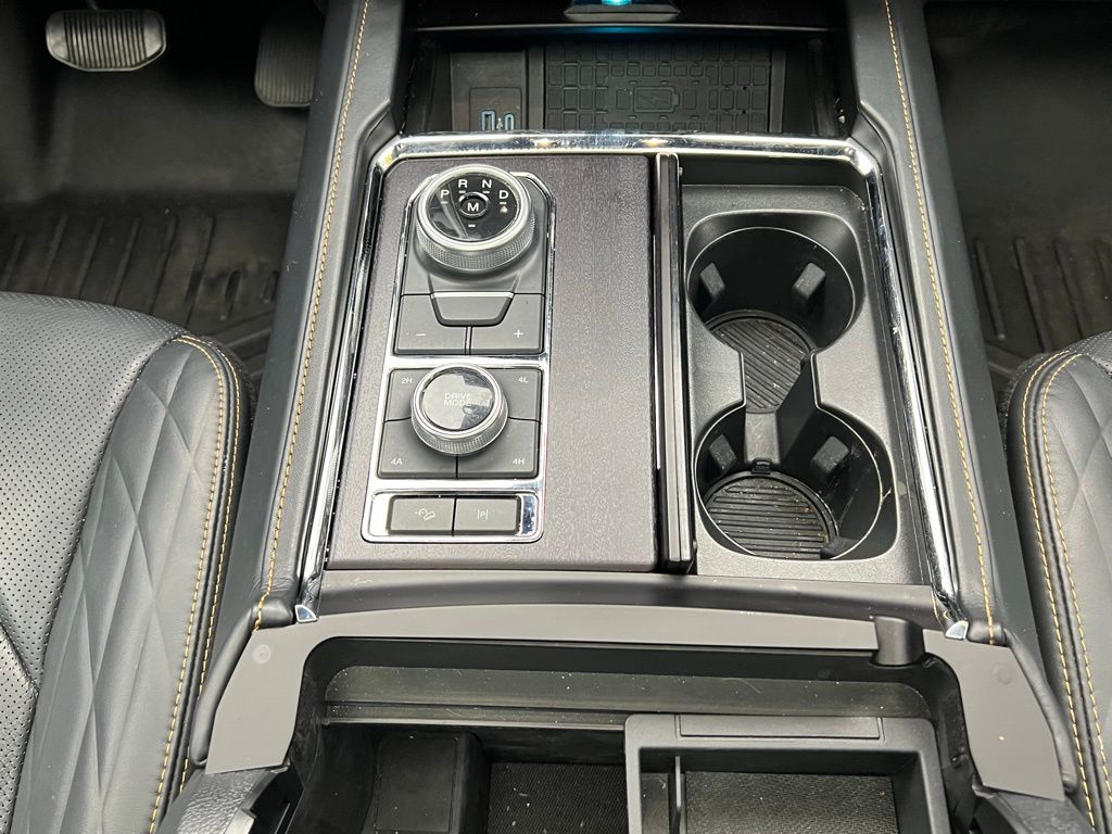 Thumbnail: 2022 Ford Expedition - 14