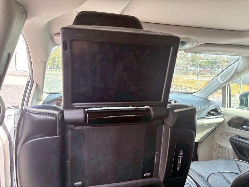 Used Car 2024 Chrysler Pacifica  Limited For Sale Under $50,000 In Austin, Texas