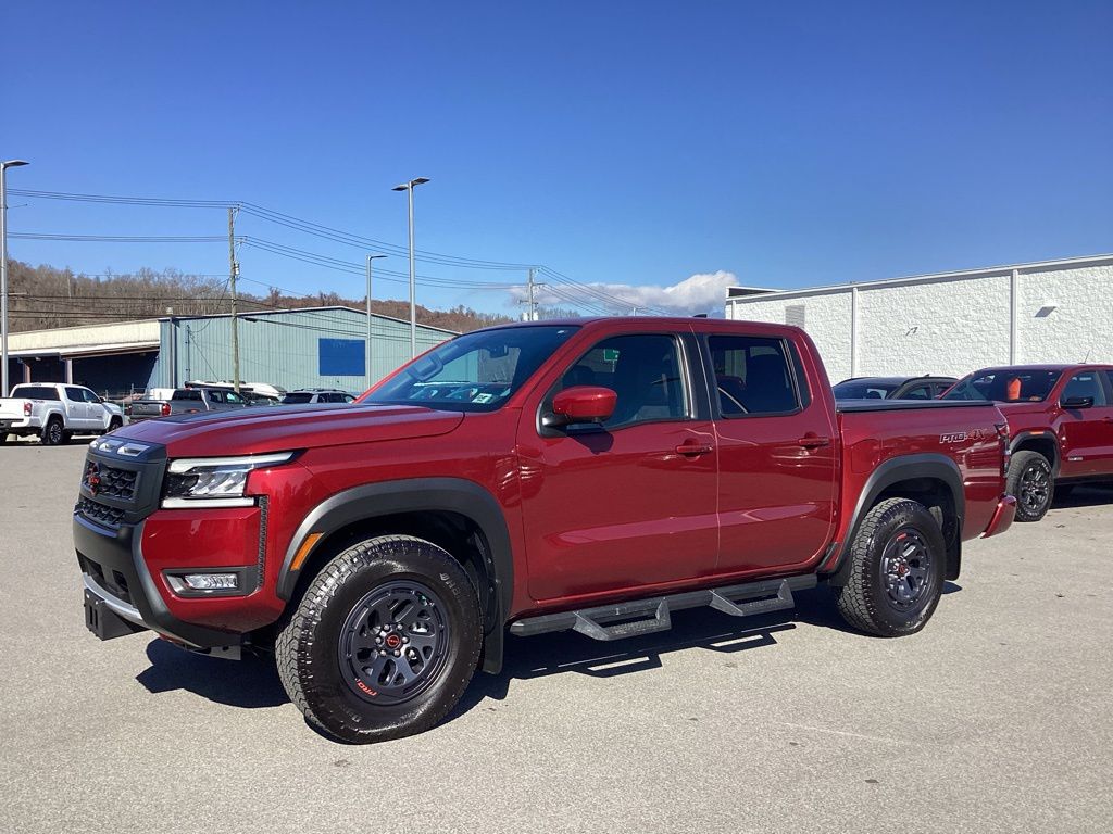 2025 Nissan Frontier PRO-4X Crew Cab 4WD