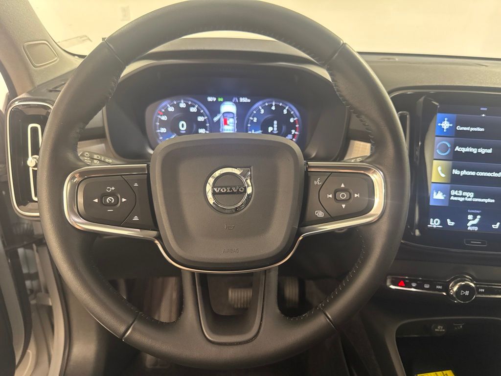 Used 2020 Silver Volvo Momentum image 11