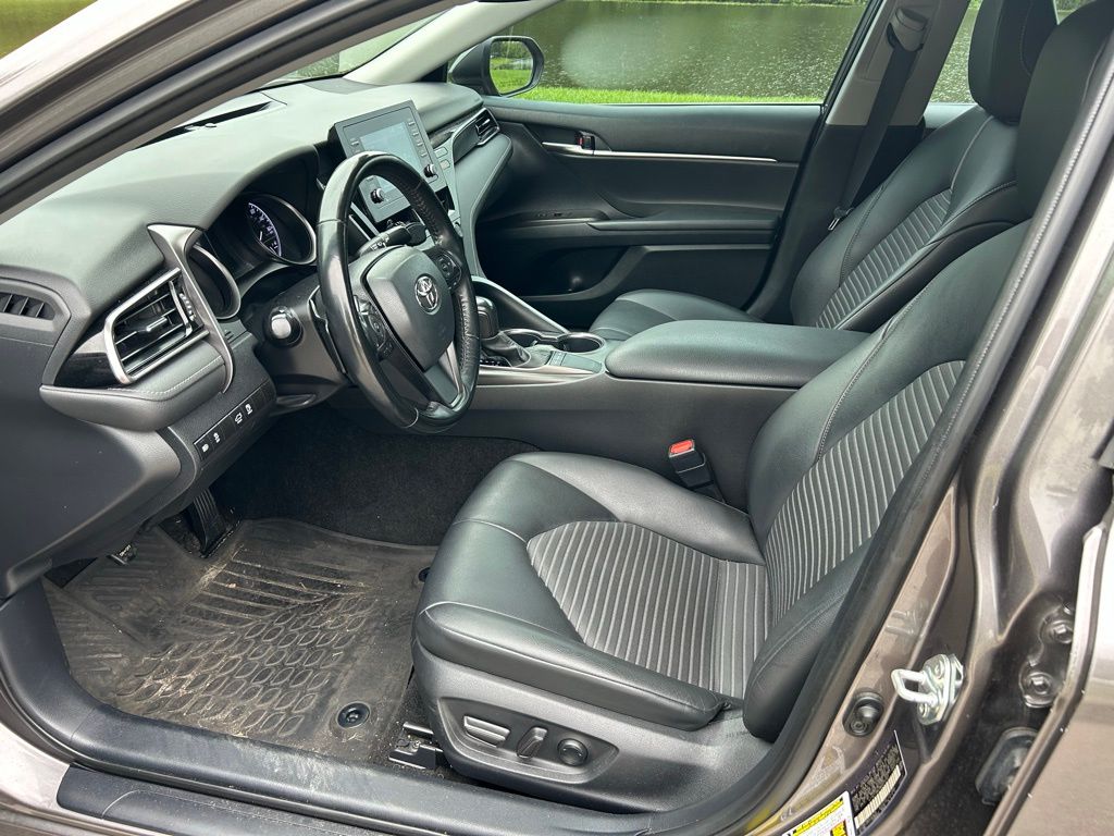 2022 Toyota Camry SE 14