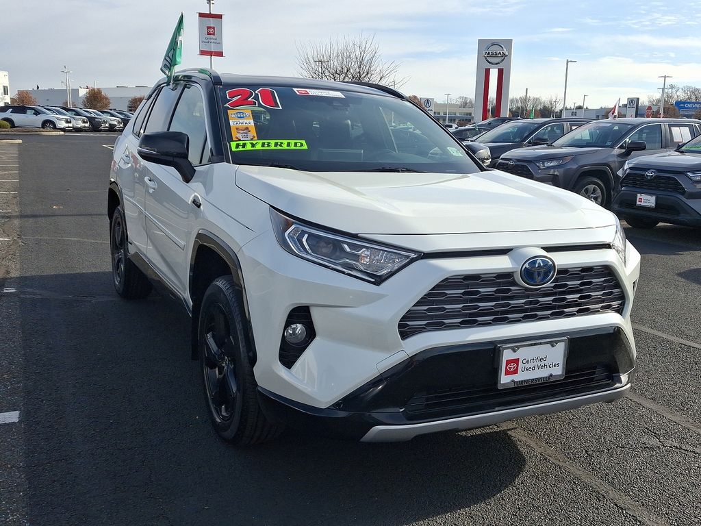 2021 Toyota RAV4 XSE 3