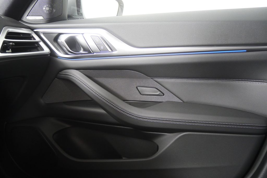 Thumbnail: 2026 BMW i4 - 25