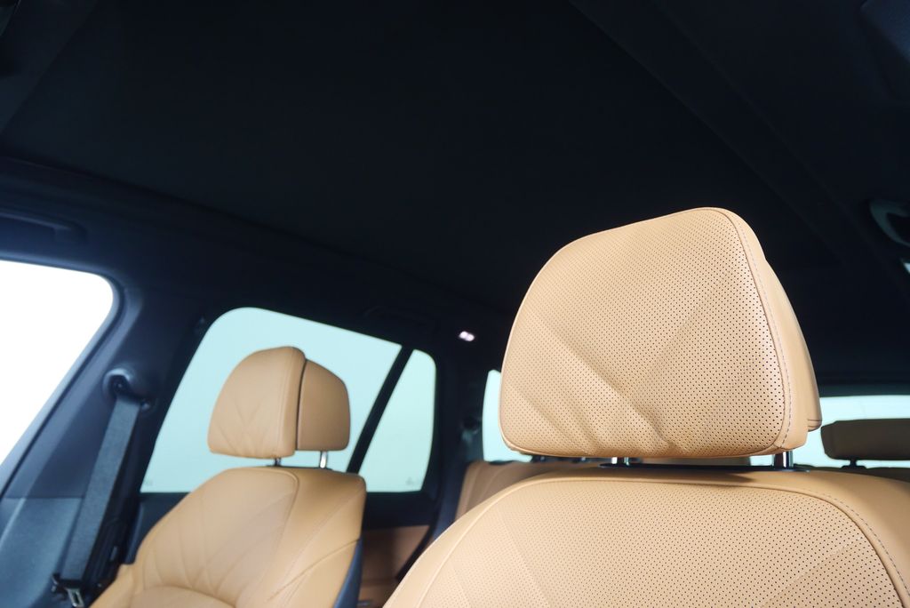 Thumbnail: 2026 BMW X5 - 12