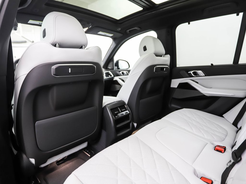 Thumbnail: 2026 BMW X5 - 21