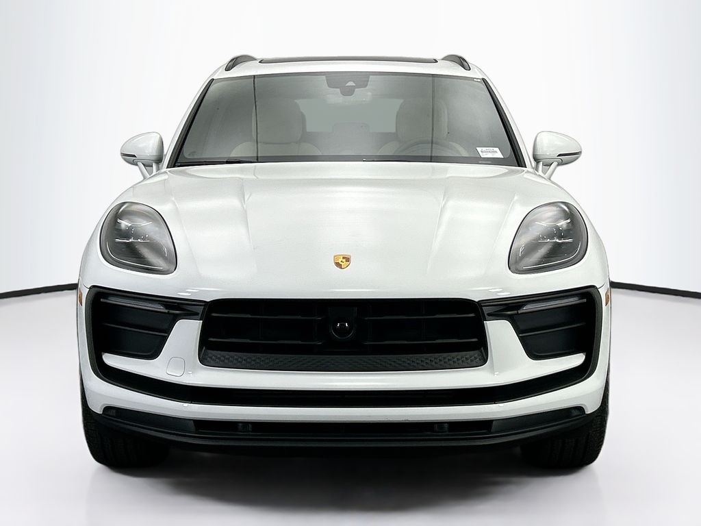 Thumbnail: 2026 Porsche Macan - 10