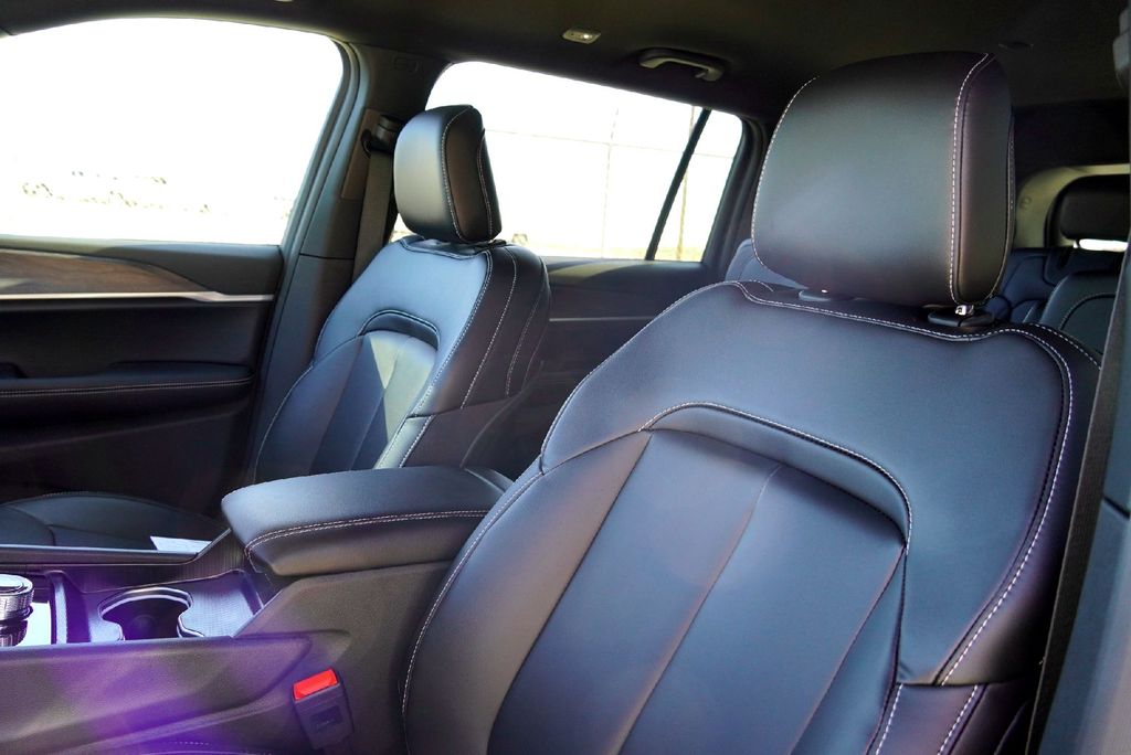 New Car 2025 Jeep Grand Cherokee L  Limited For Sale Under $50,000 In Taylor, Texas