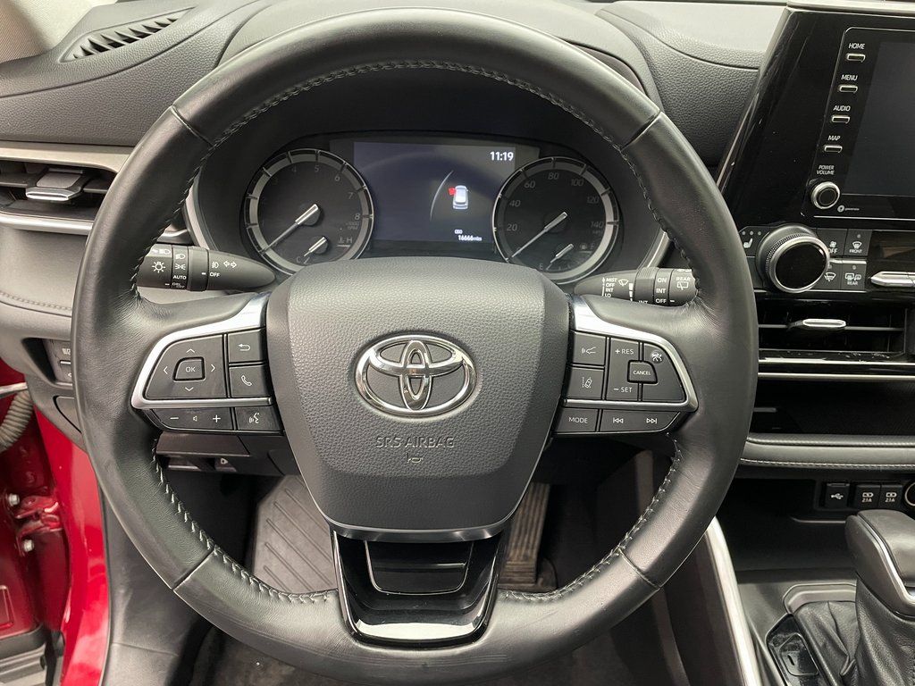 Thumbnail: 2021 Toyota Highlander - 21