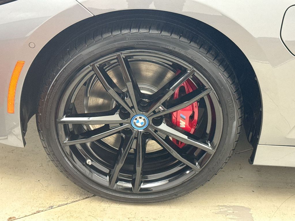 2024 BMW 3 Series 330e xDrive 2