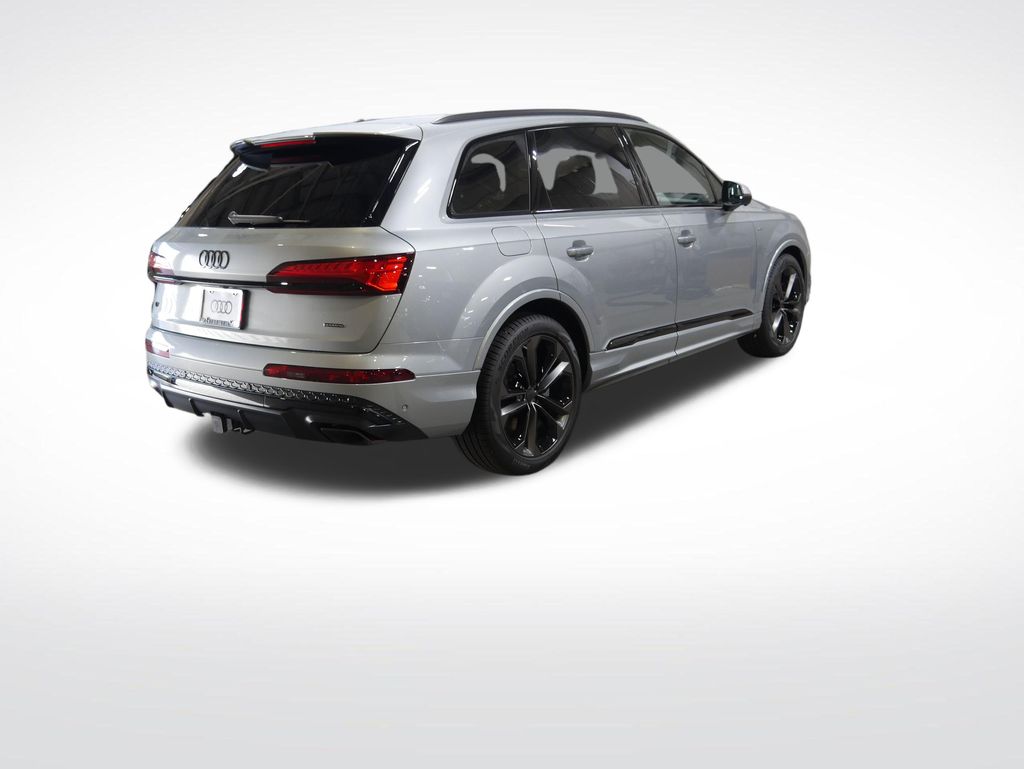 Thumbnail: 2026 Audi Q7 - 5