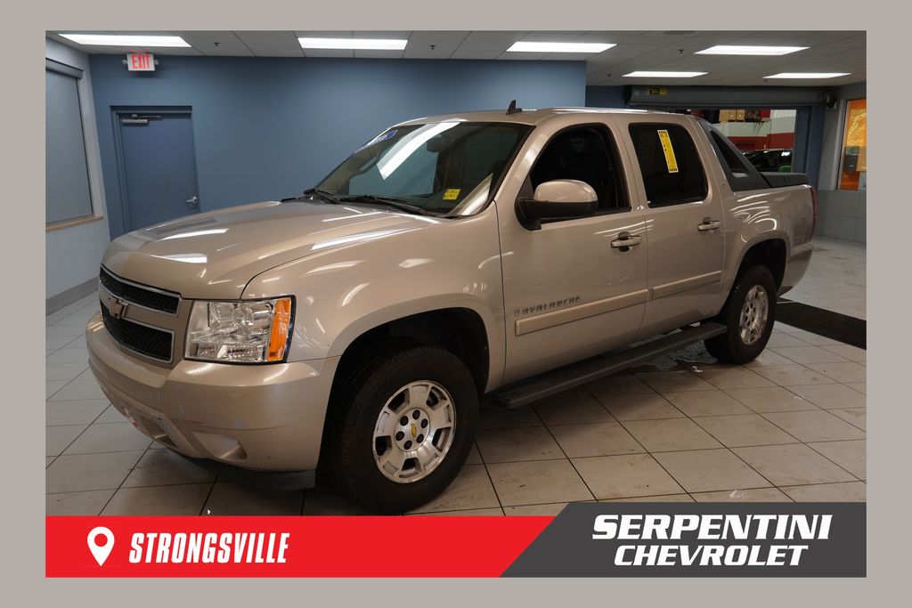 Silver Birch Metallic 2008 Chevrolet Avalanche Pickup Truck 4X2 4-Speed Automatic Overdrive