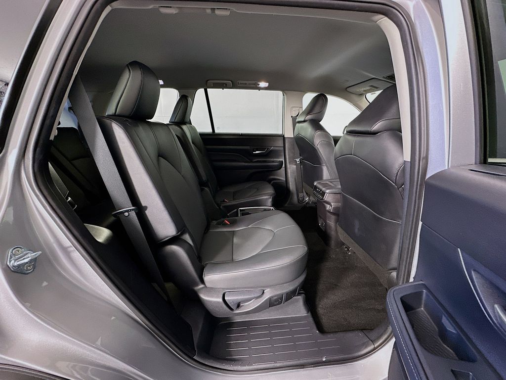 Thumbnail: 2025 Toyota Grand Highlander - 28