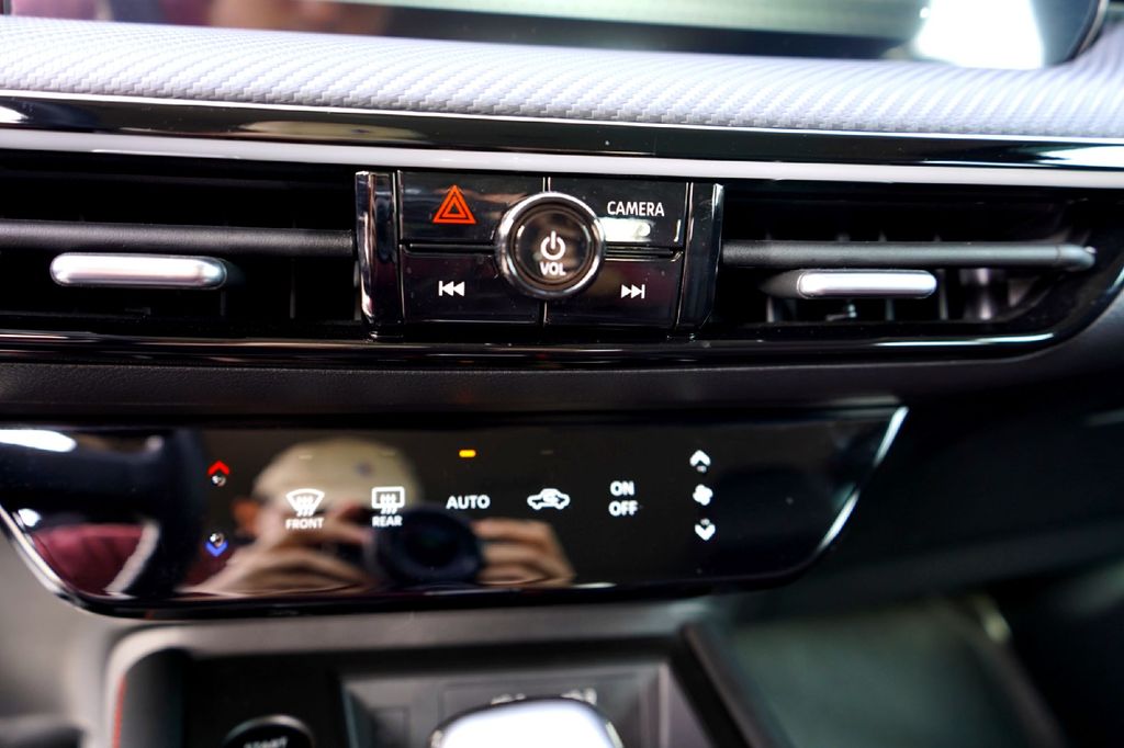 Used Car 2025 Nissan Kicks  Sr For Sale Under $25,000 In Taylor, Texas