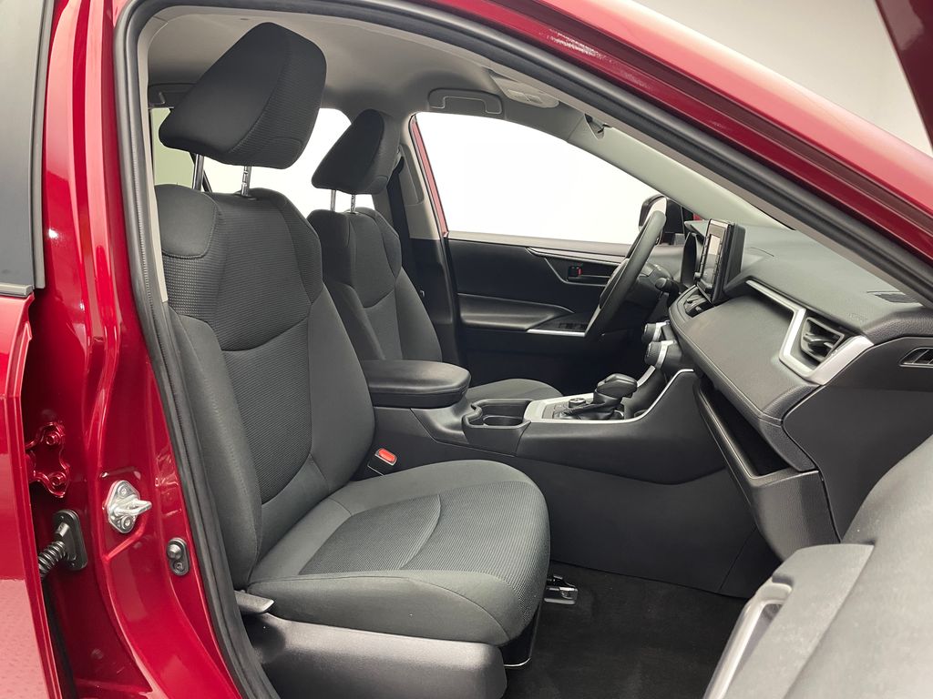 2021 Toyota RAV4 LE 17