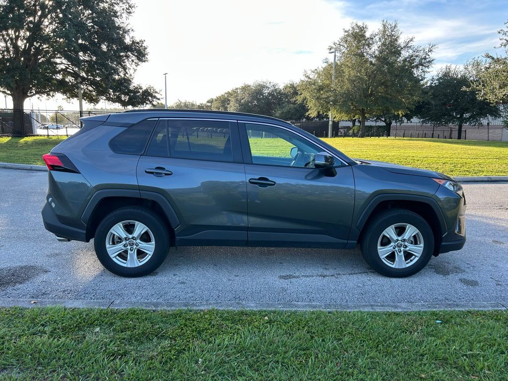 Thumbnail: 2021 Toyota RAV4 - 6
