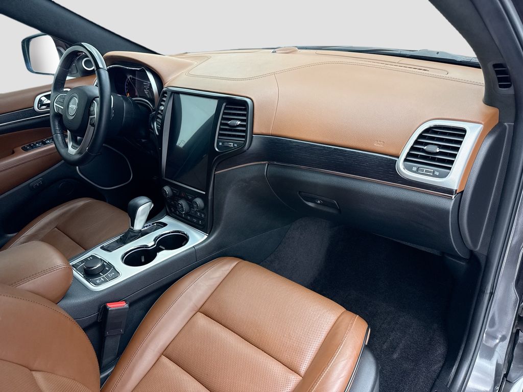 Thumbnail: 2018 Jeep Grand Cherokee - 15