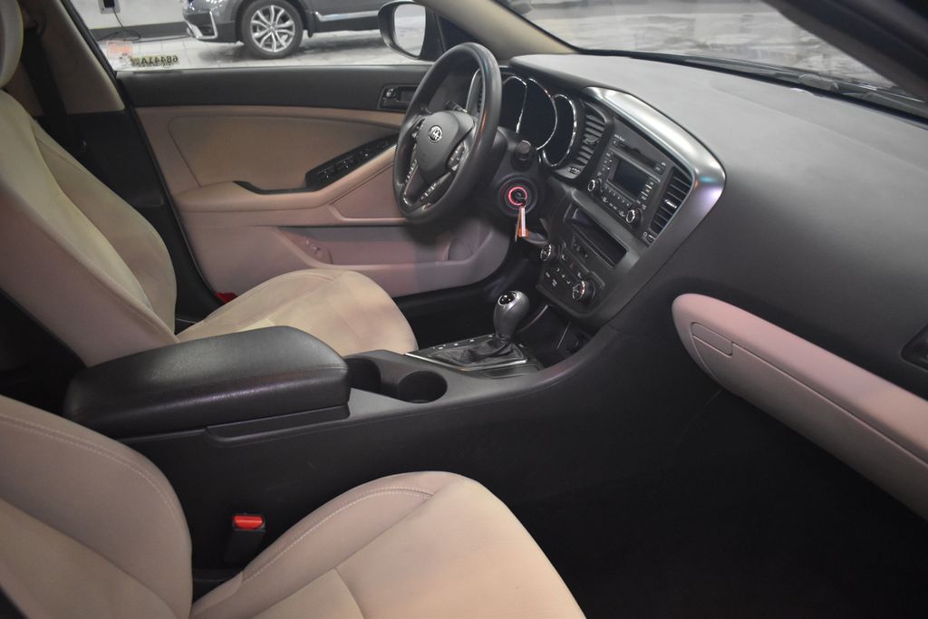Thumbnail: 2013 Kia Optima - 32