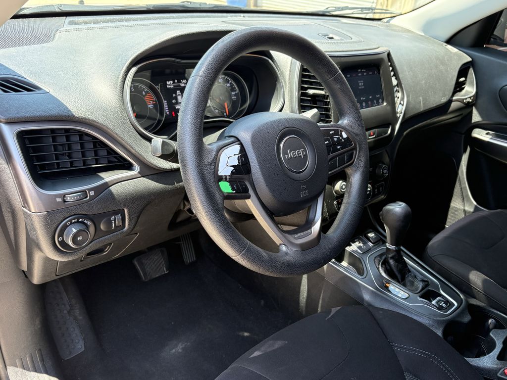 2019 Jeep Cherokee Latitude Black at Durrett Motor Company