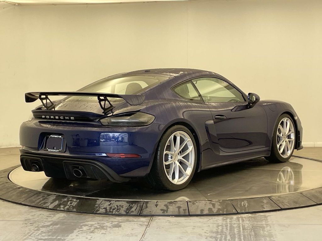2022 Porsche 718 Cayman GT4 - 6