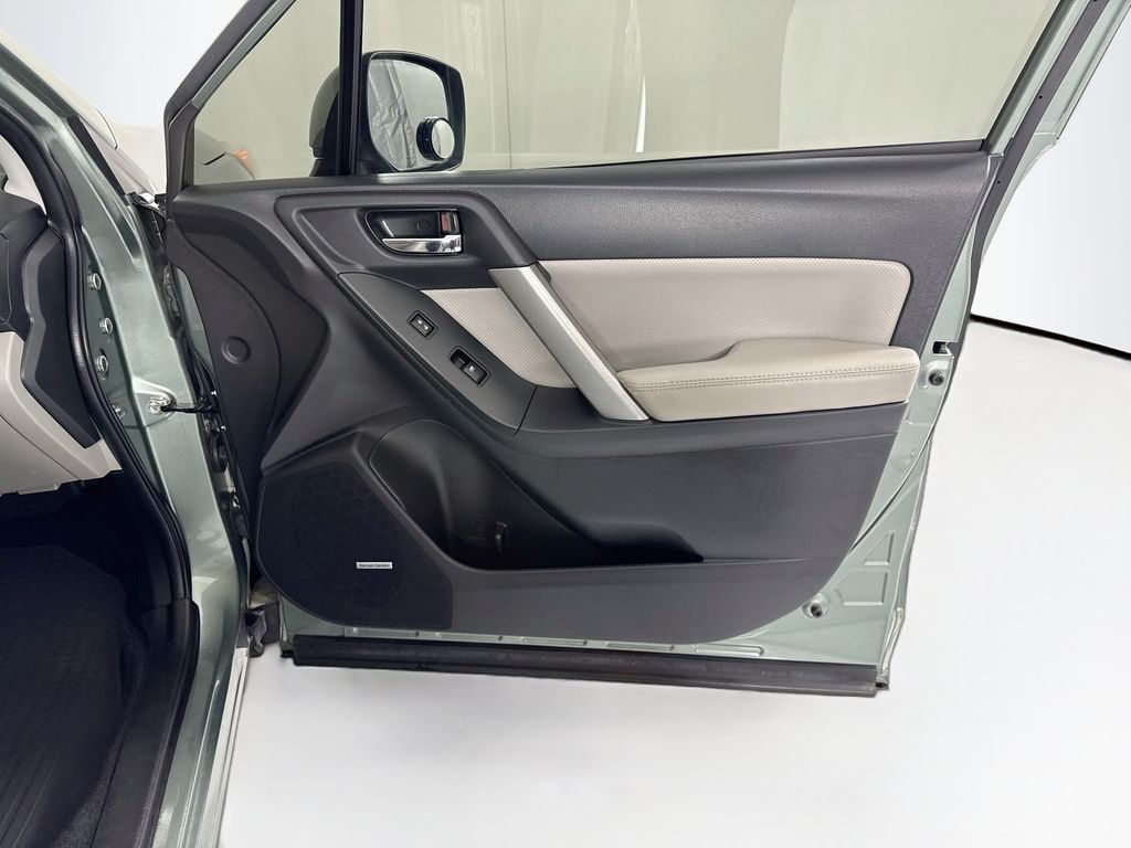 Thumbnail: 2015 Subaru Forester - 25