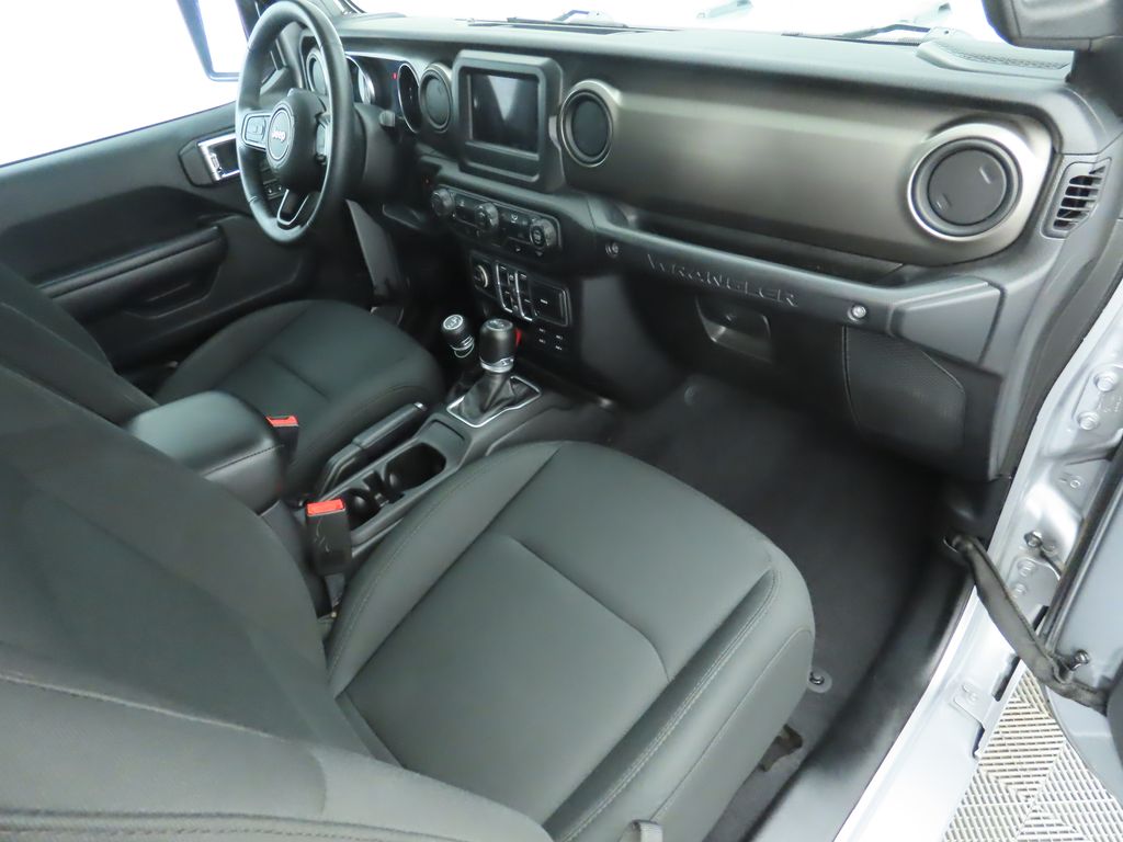 Thumbnail: 2018 Jeep Wrangler - 17
