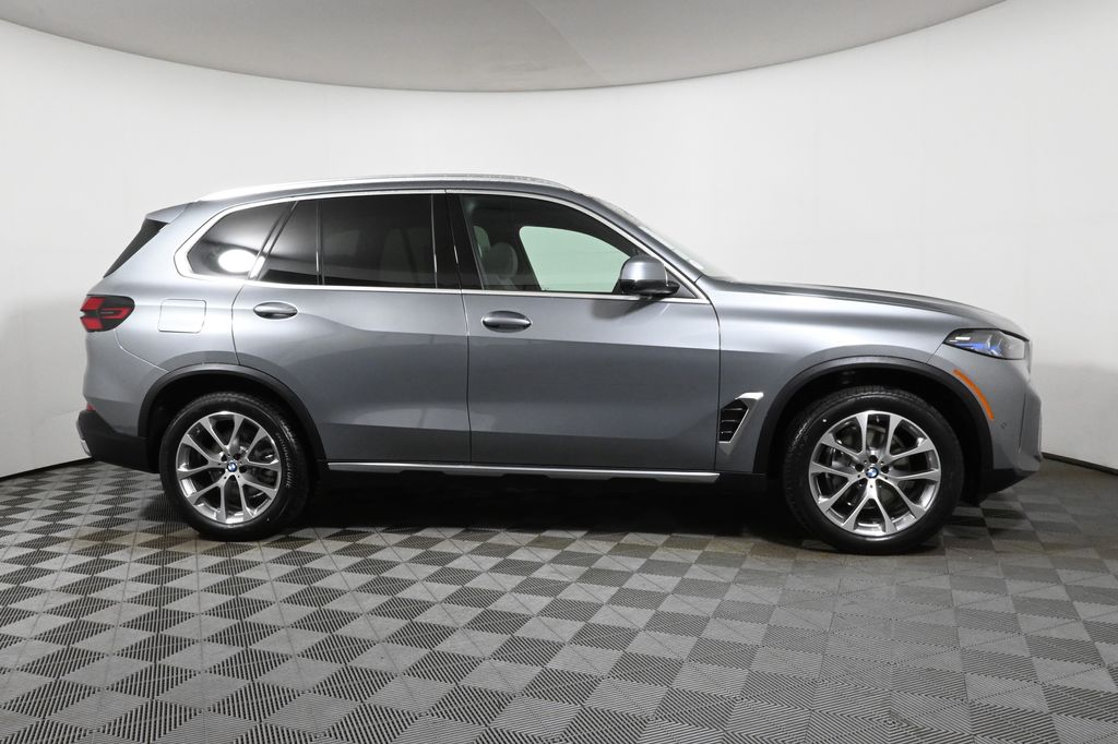 Thumbnail: 2026 BMW X5 - 8
