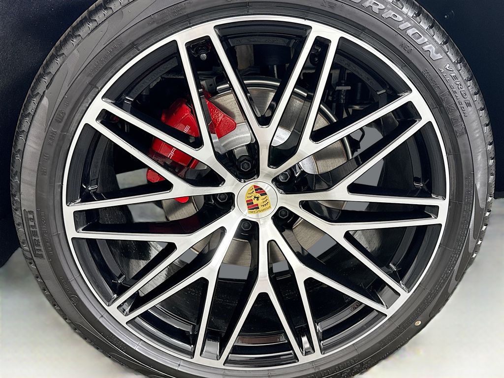 Thumbnail: 2026 Porsche Macan - 32