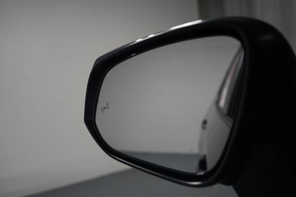 Thumbnail: 2025 Toyota RAV4 - 22
