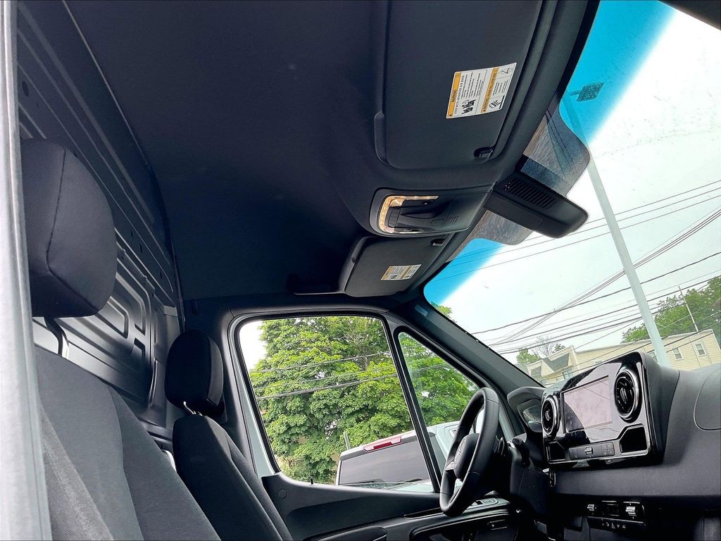 2025 Mercedes-Benz Sprinter 2500 — photo 22
