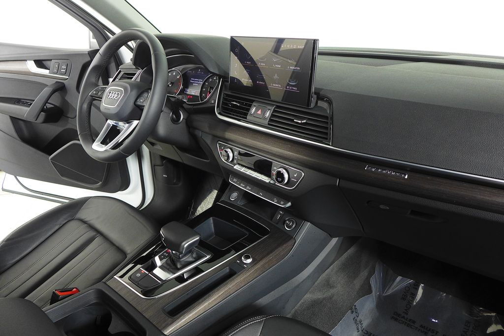 Thumbnail: 2023 Audi Q5 - 13