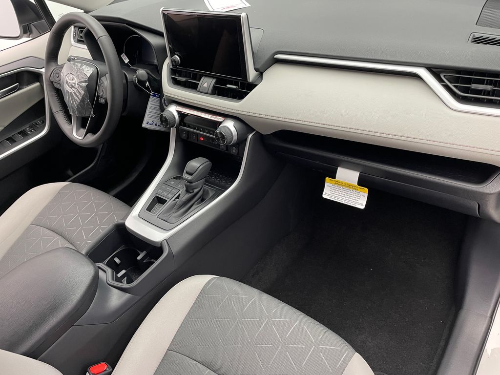 Thumbnail: 2025 Toyota RAV4 - 16