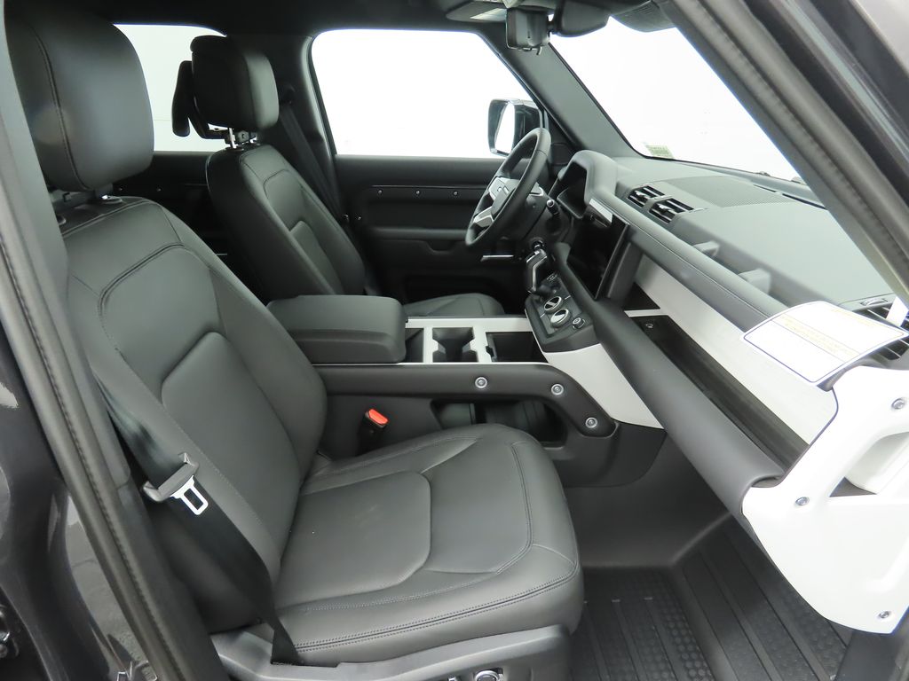 Thumbnail: 2025 Land Rover Defender - 20