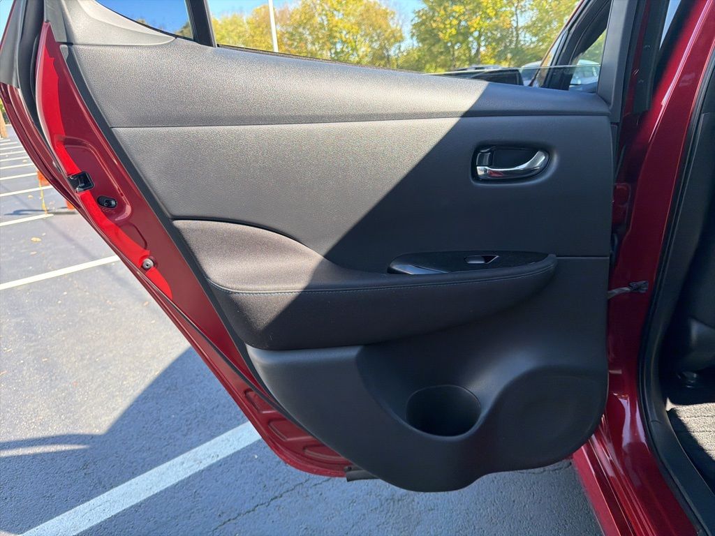 Thumbnail: 2018 Nissan Leaf - 21