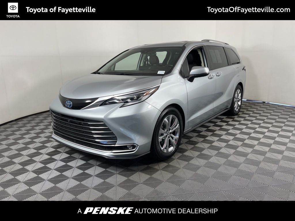 2022 Toyota Sienna Platinum -
                  Fayetteville, AR