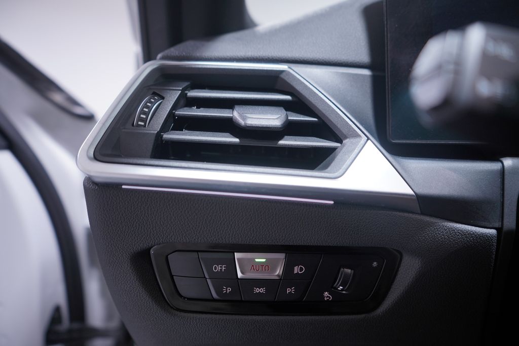 Thumbnail: 2023 BMW 3 Series - 19