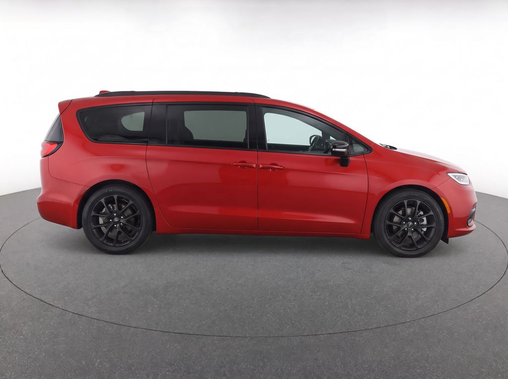 2025 Chrysler Pacifica Limited Red at Klick Lewis Buick Chevrolet