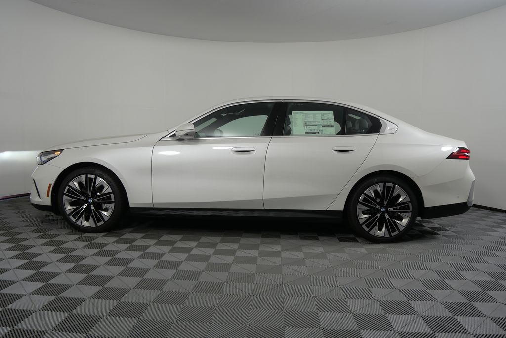 2025 BMW 5 Series 530i 6