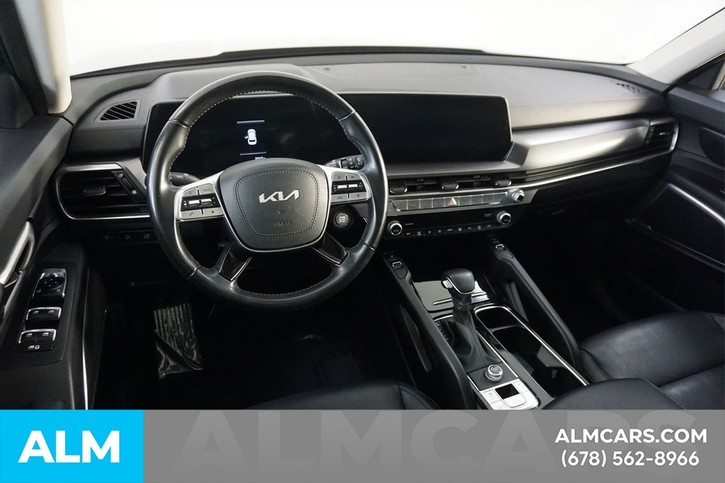 Used 2025 Green Kia S image 24