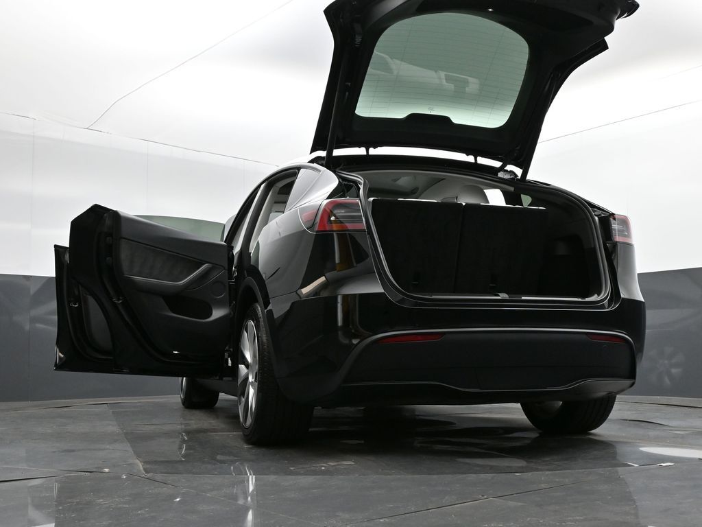 2025 Tesla Model Y Long Range Dual Motor All-Wheel Drive
