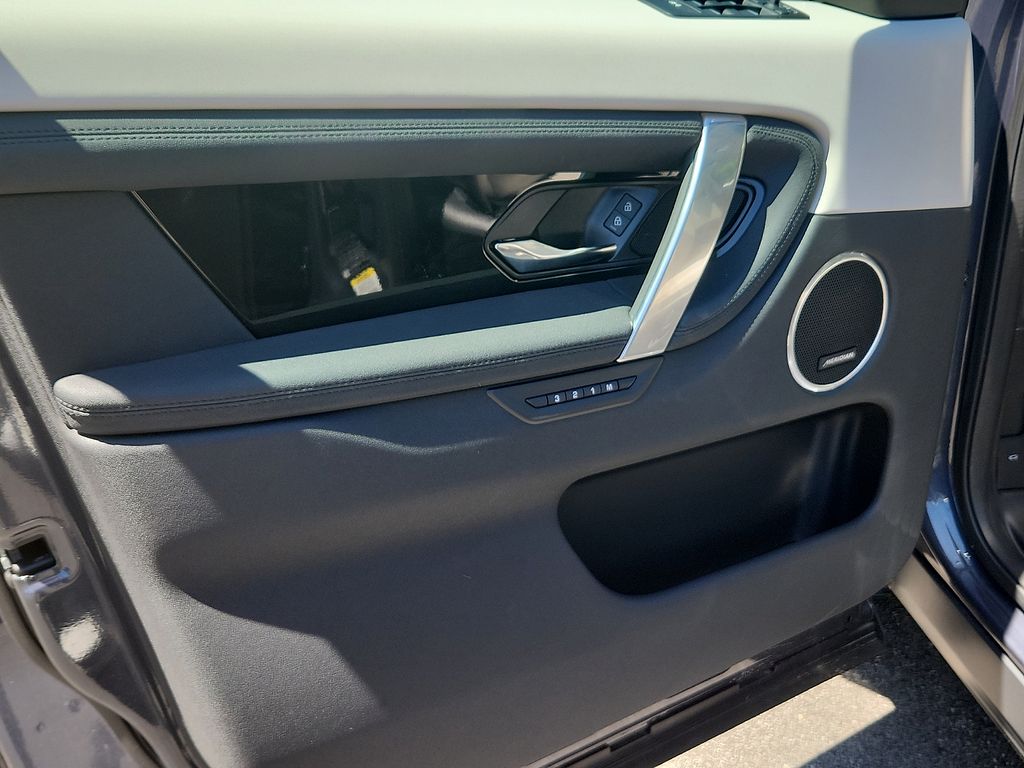 Thumbnail: 2025 Land Rover Discovery Sport - 12