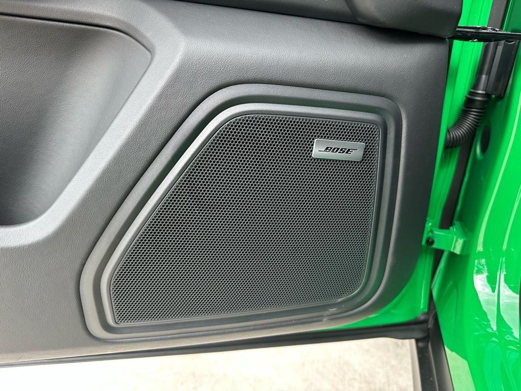 Thumbnail: 2026 Porsche Macan - 23