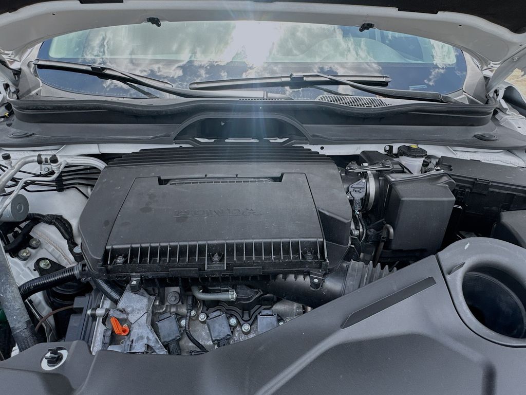 Used 2025 White Honda EX-L image 30
