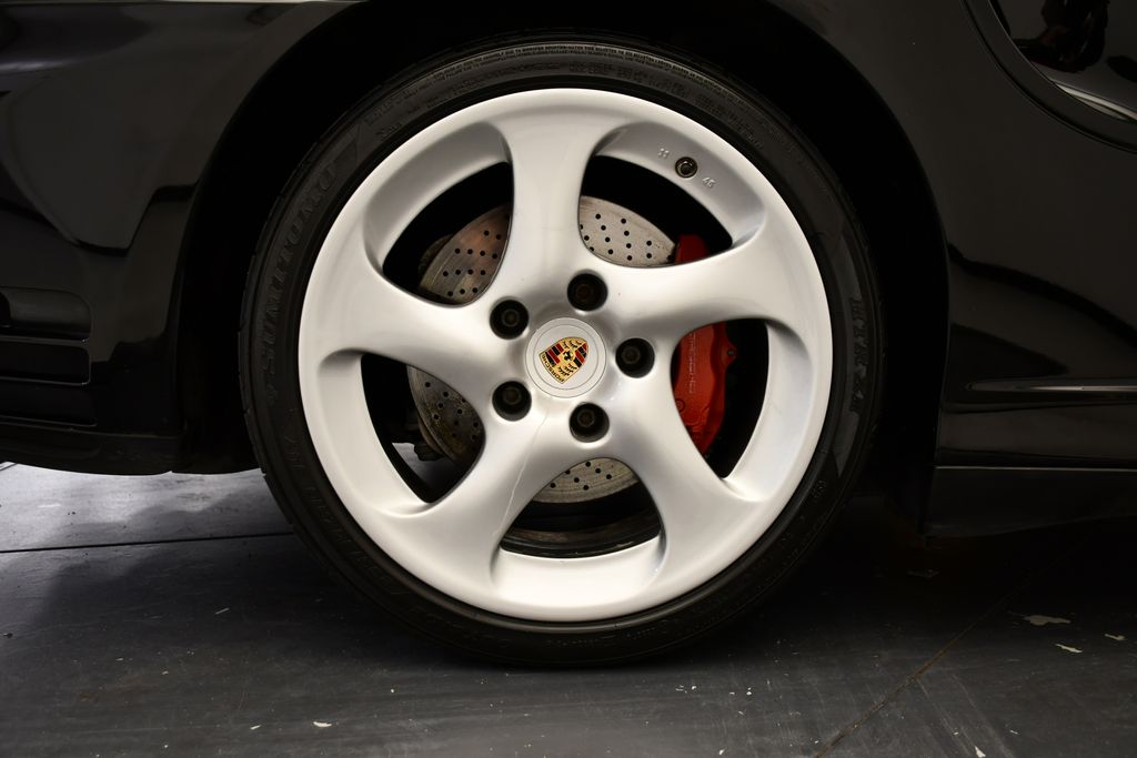 Thumbnail: 2003 Porsche 911 - 17