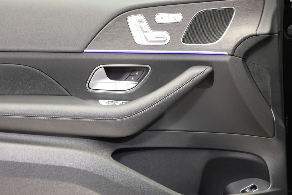 Thumbnail: 2026 Mercedes-Benz GLE - 32