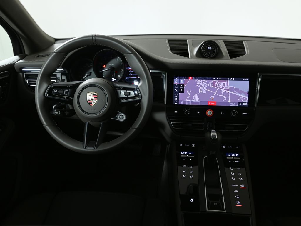 Thumbnail: 2025 Porsche Macan - 17